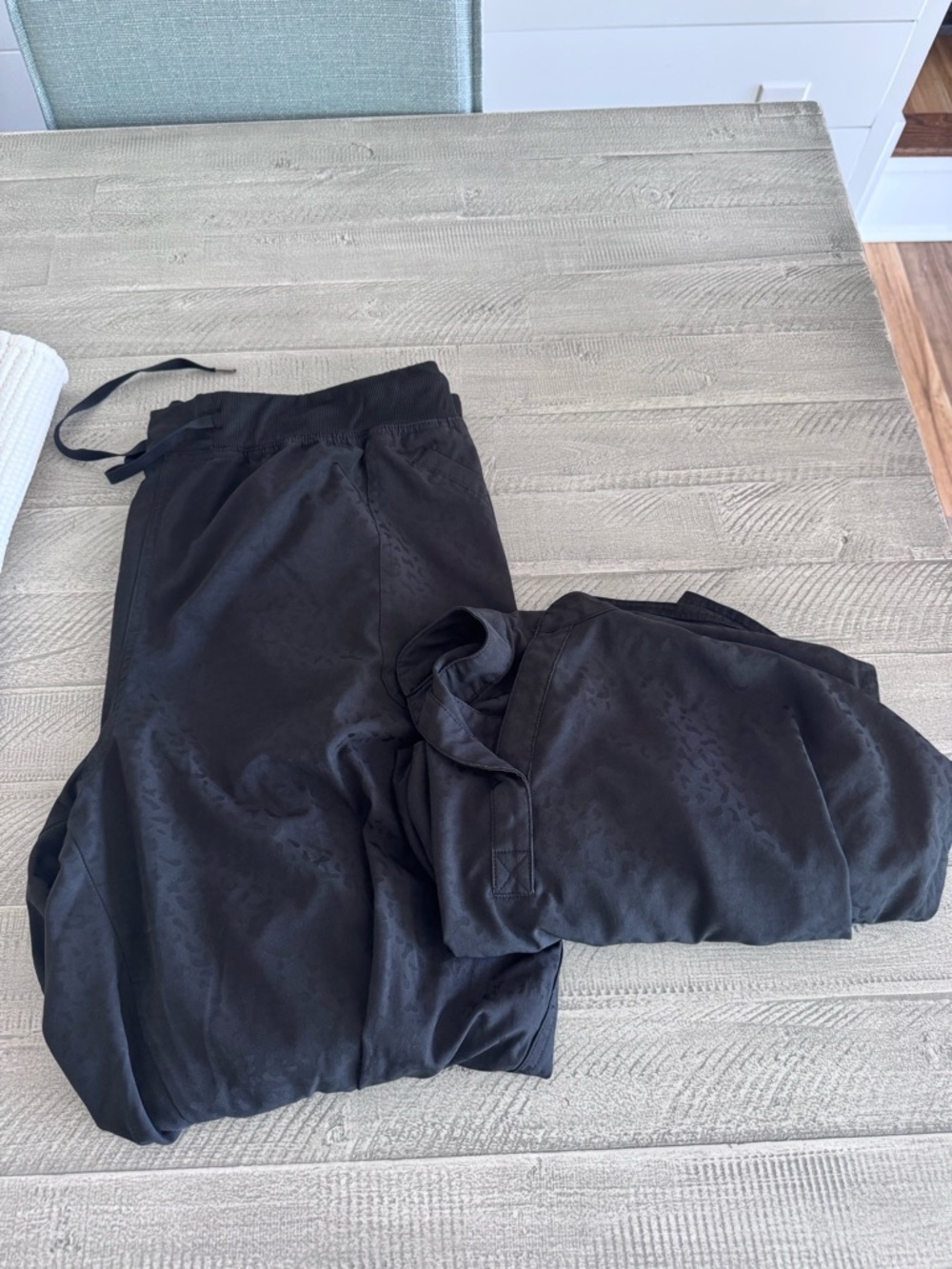 Black cheetah print scrub set 3X